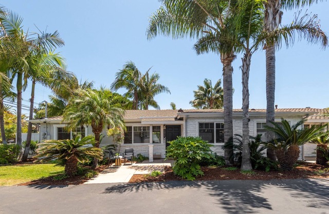 Leucadia "Moonlight" Bungalow ~ walk everywhere with beach gear!