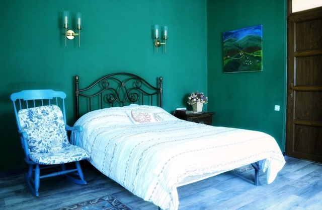 Levon's Cathedral: Emerald Room