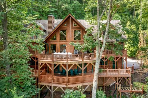 Leyland by AvantStay Cabin Mansion w Views