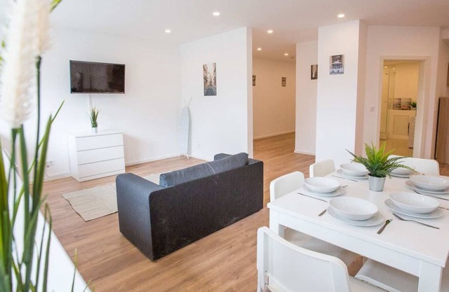 Lg01b - Schöne Ferienwohnung in Langen, 123qm, 3 Schlafzimmer, Max. 7 Personen