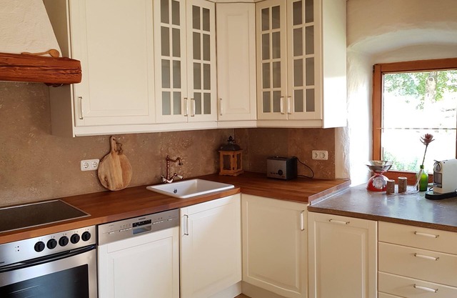 Liebevoll renoviertes Ferienhaus mit 3 Schlafzimmern und Garten