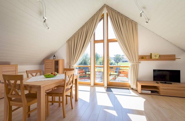 Light-Flooded Attic Apartment “Lauser DG” in Quiet Area with Wi-Fi & Balcony