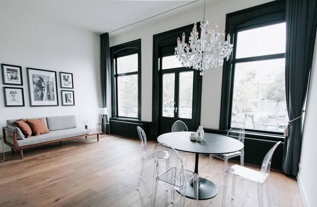 Light, spacious apartment next to city center