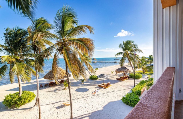 Lighthouse Beach Villas 3br/2ba Beachfront Villa Serenidad