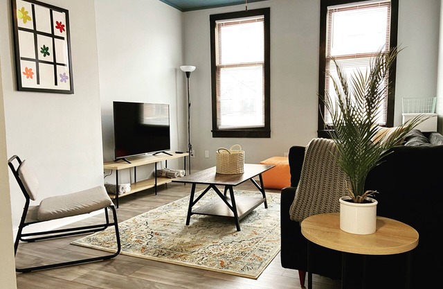 Lighthouse Walk - Full Floor Suite in the heart of Downtown