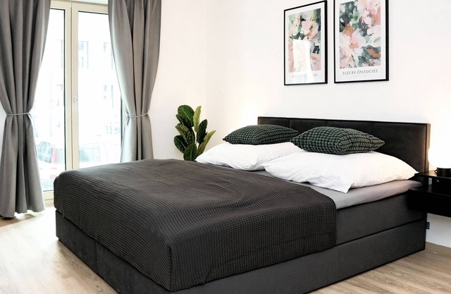 LIGHTPLACE Design - Boxspring - Balcony - 2 Smart TV -City center -