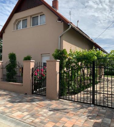 Liliom Apartman