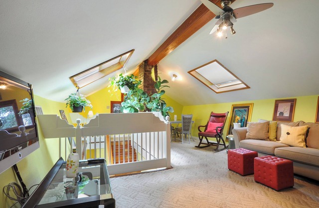 Lilly D's Loft at Penelope's B&B Near French QTR