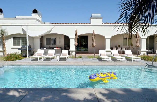 Limonata Palm Springs/Family & Group Estate