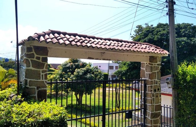 Linda Casa Campestre Arbeláez
