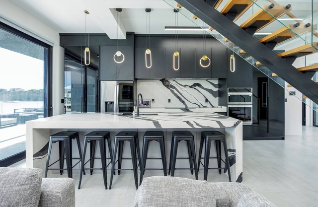 LIQUID Luxury Beachfront Villa Rooftop 2 Pool, Spa Baths & GYM - Turks &Caicos