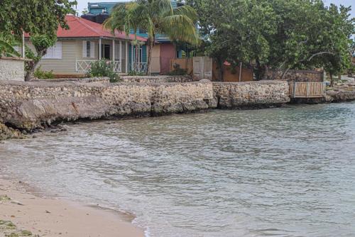 Little Bay Hideaway
