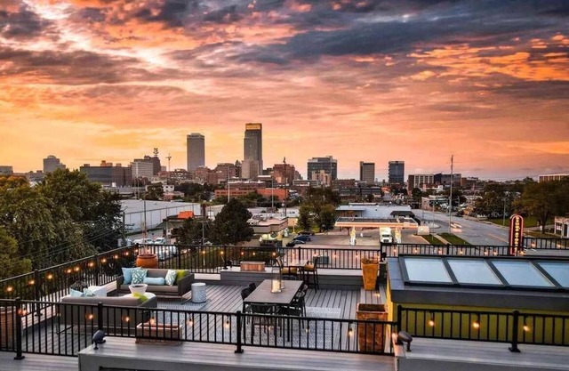 Little Bo Hideaway - A unique, urban experience awaits you!n@littlebohideaway