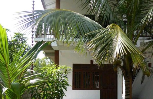Little Sunshine Guest House & Restaurant