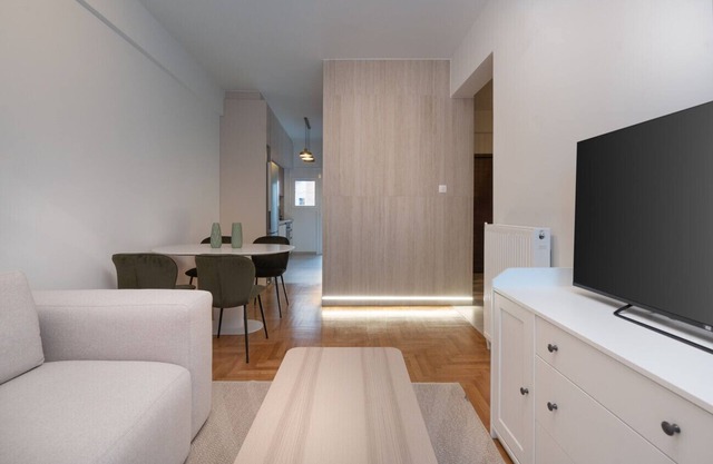 LIV - Captivating Apartment in Pagrati