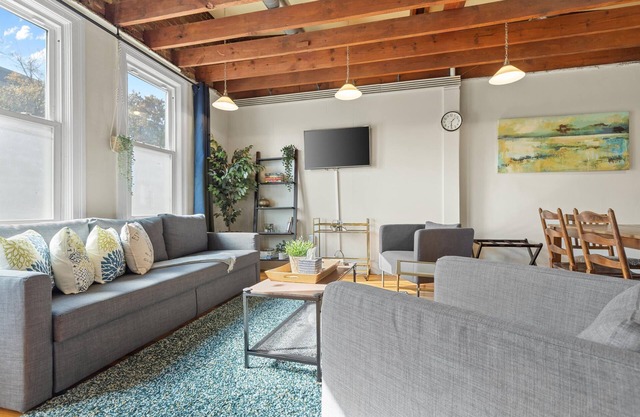 Living on The Edge of Capitol Hill, METRO subway
