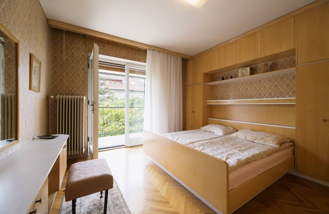 Ljubljana C17: five-bedroom house with a garden & parking
