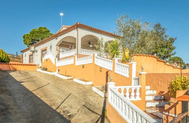 Lloret Holiday Rentals Villa Olombel