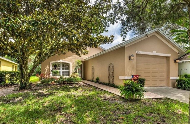 Located in Beautiful Country Club of Mount Dora
