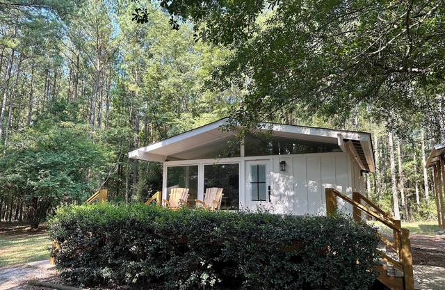 Located near the Whiskey Bonding Barn and Wild Daisy wedding venues!