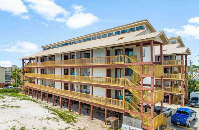Location! Tents Allowed! Panama City Beach, Holiday Beach.