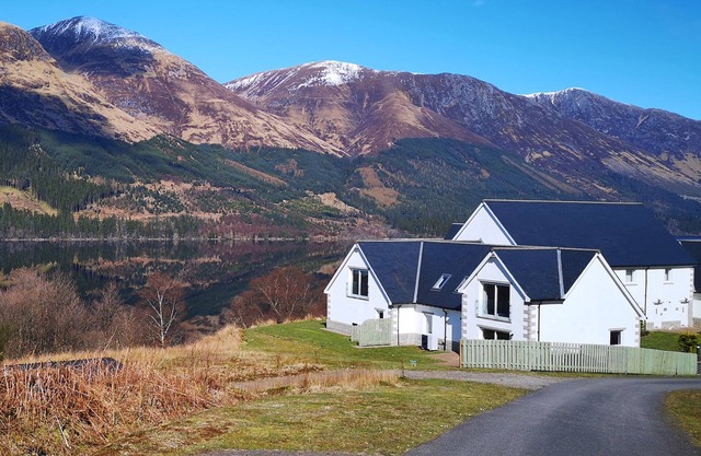 Lochside, 1 The Corries