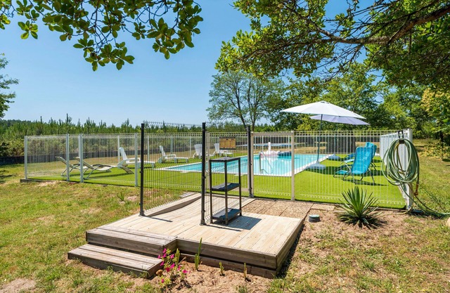 'Lodge 1' with Shared Pool, Terrace and Shared Garden