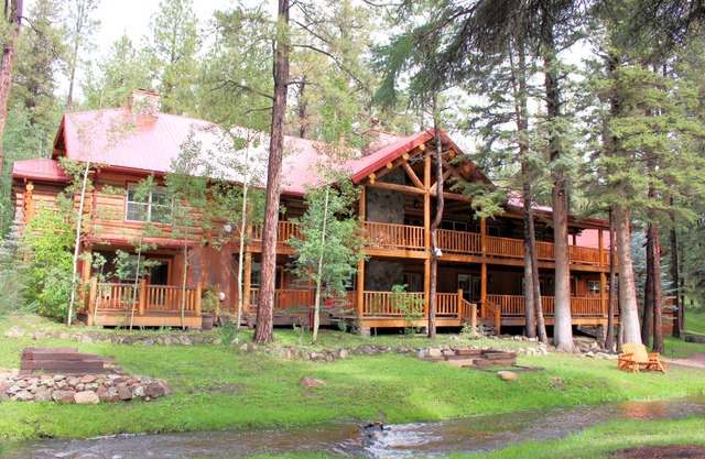 Lodge ∙ 9 bedrooms ∙ 20 guests