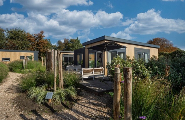Lodge Duynhof 7 holiday home in Ouddorp near the North Sea