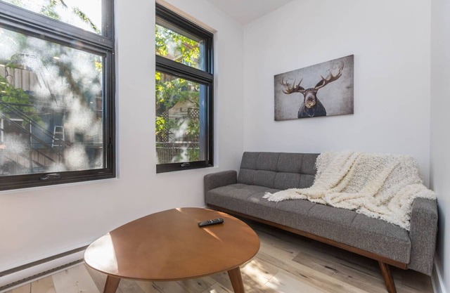Loft Du Parc Lahai - Mile End - Viewful Studio Apt 203
