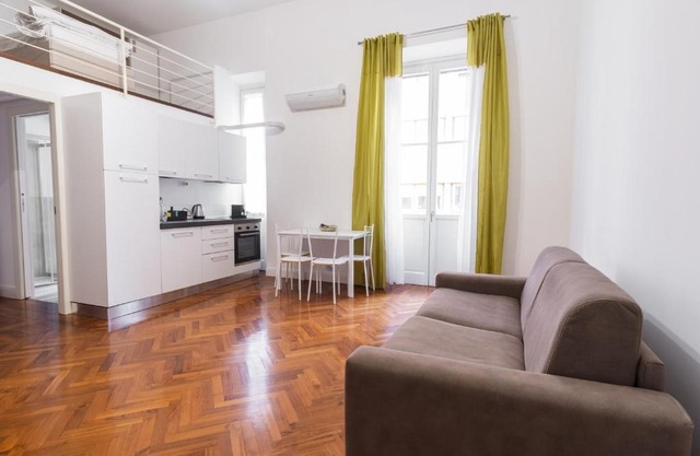 Loft via morosini centro Varese - IXIHOME
