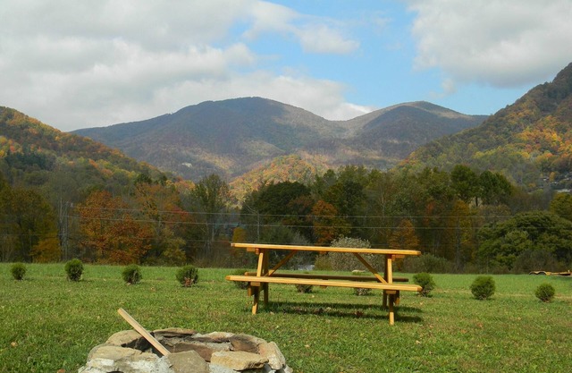 Log cabin with Country feel and awesome views