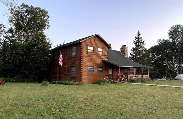Log Home Retreat in Eagle River