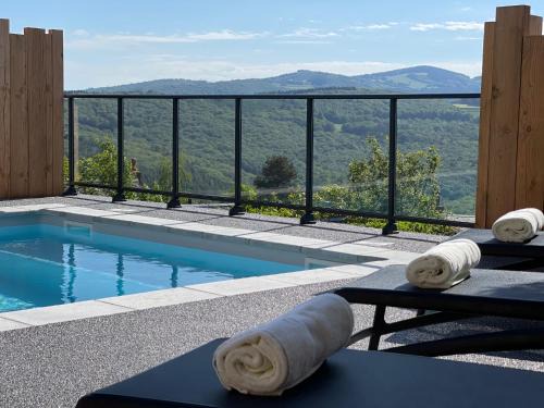 Logis Hôtel-Restaurant Au Vieux Morvan, au cœur de la Bourgogne, Piscine & Spa, Hôtel Climatisé
