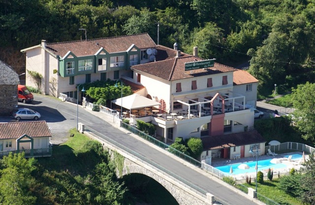 Logis Hotel Restaurant Du Pont