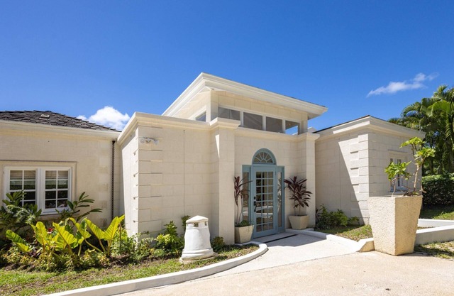 "Lonetrees" - Large Luxury Private Villa w/Pool by One Caribbean Estates