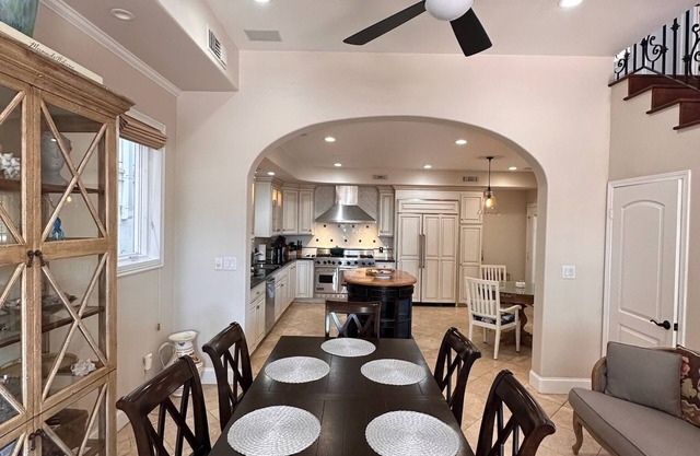 Long Beach Peninsula Vacay Stay steps from the sand and beautiful Bay!