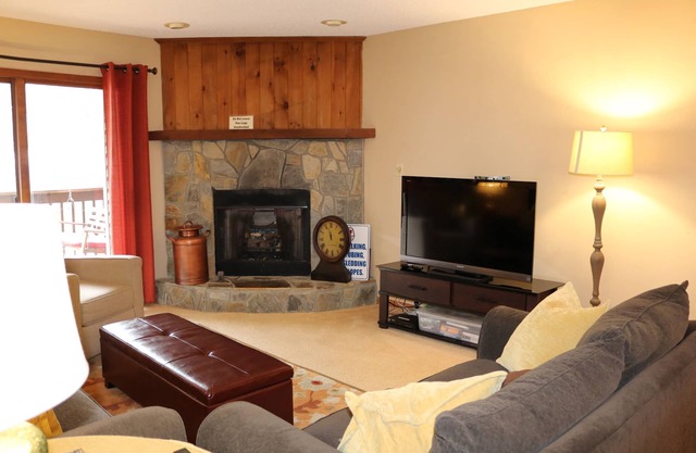'Lookout' Condo w/Direct Access to Slopes!