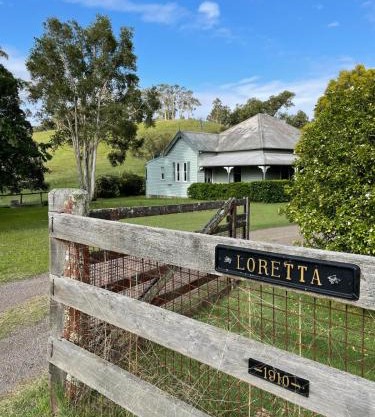 Loretta- a rustic country cottage