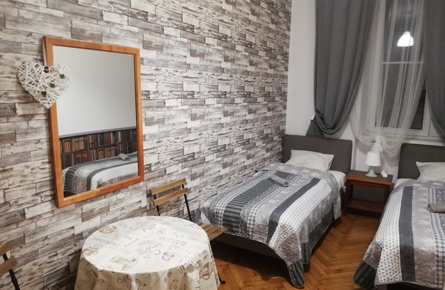 Lorf Hostel&Apartments