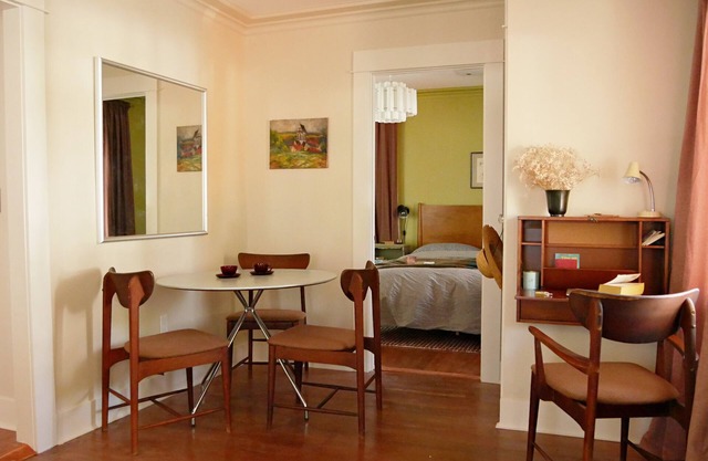 Los Feliz Bungalow - walking distance to Silver Lake