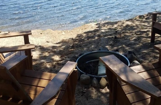 Lost Lake Getaway (Hawks, MI): Lakefront fun for the entire family! 20 minutes from Rogers City!