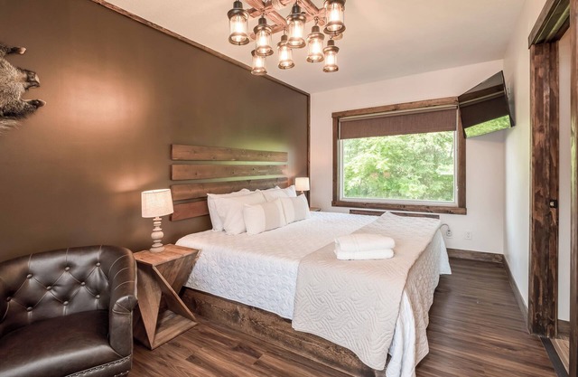 Lounge & Cozy Living | Free Parking