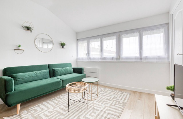 Louvres Elegance / Netflix / Roissy CDG