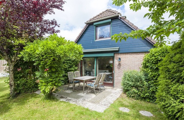 Lovely holiday home in Wolphaartsdijk close to the lake