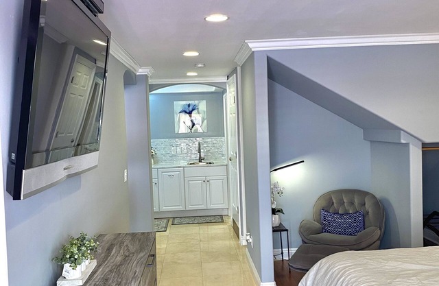 Lovely 1 bedroom Lomita apartment