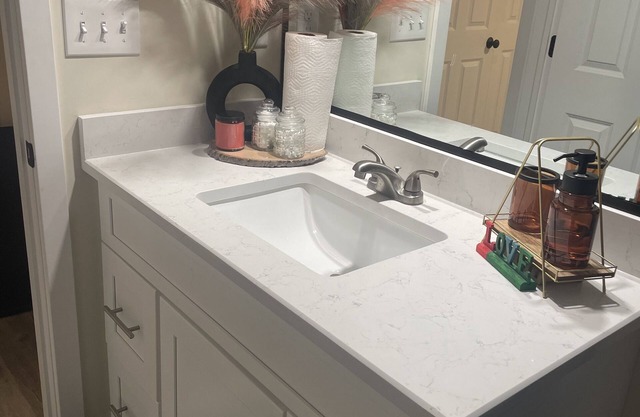 Lovely 1bedroom apartment located in a quiet neighborhood