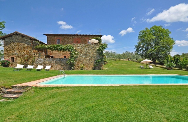 Lovely apartment for 2 guests with WIFI, A/C, pool, pets allowed and panoramic view