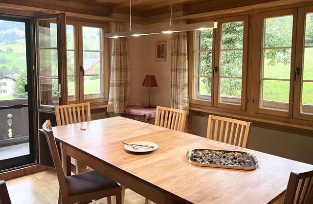 Lovely apartment for 8 people with WIFI, TV, balcony, pets allowed and parking