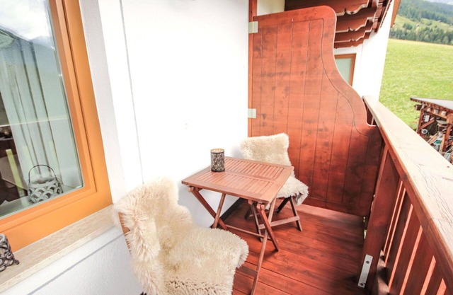 Lovely apartment for 4 guests with WIFI, TV, terrace and parking